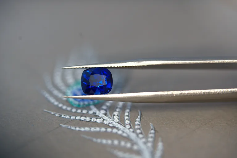 Hand-painted gouache design for the sapphire peacock high-jewellery ring