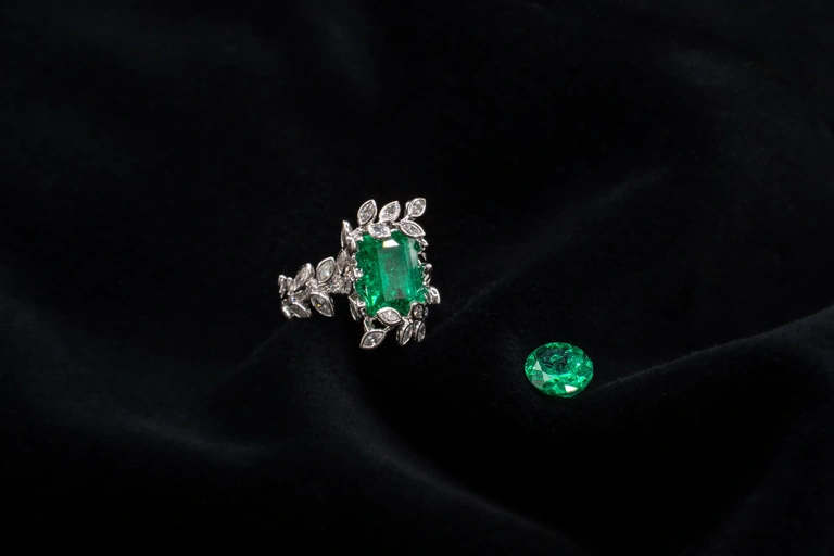 Exceptional Muzo Emerald Diamond Halo Ring