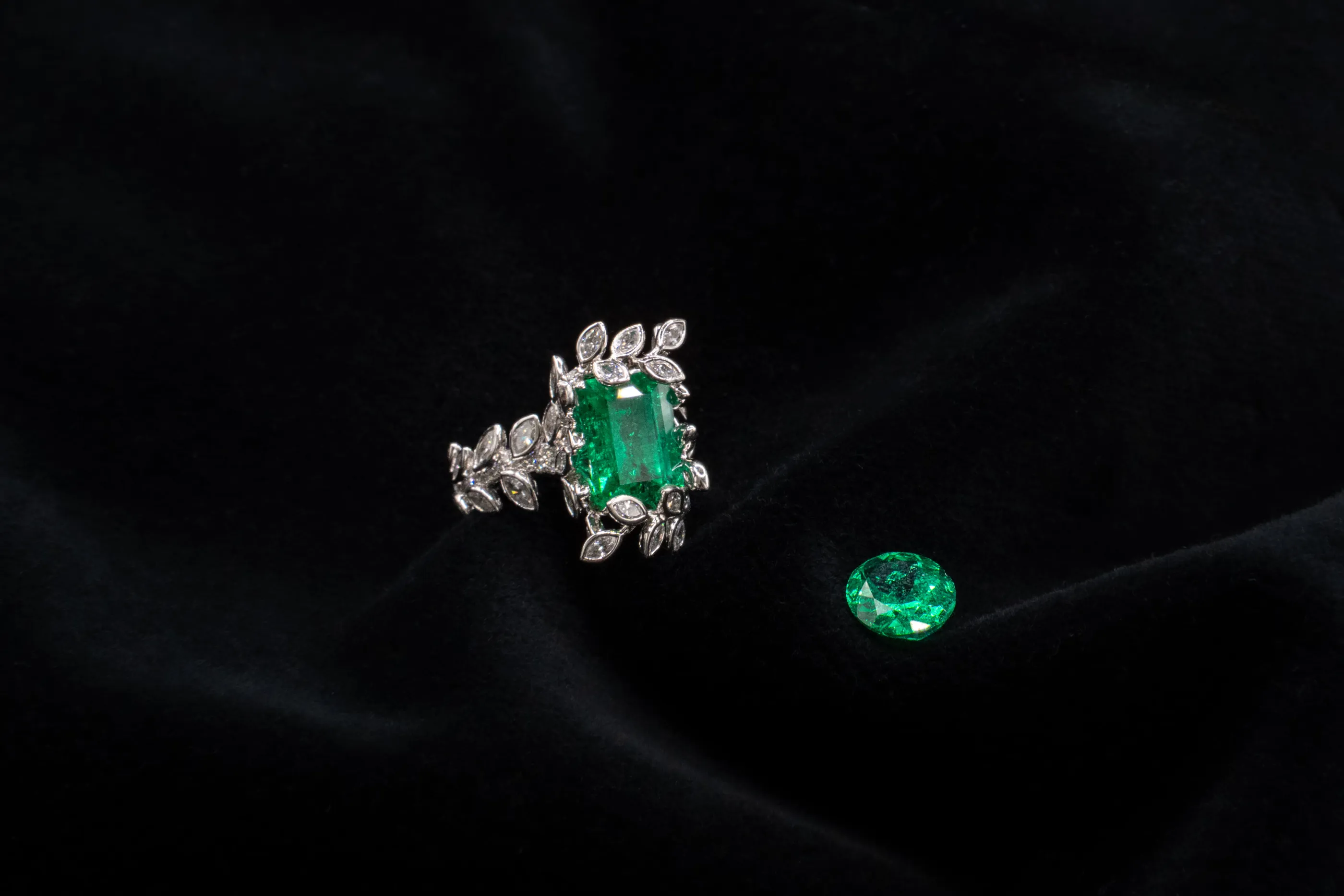 Rare Muzo Emerald and Diamond Halo High Jewelry Ring by Samuel & Co