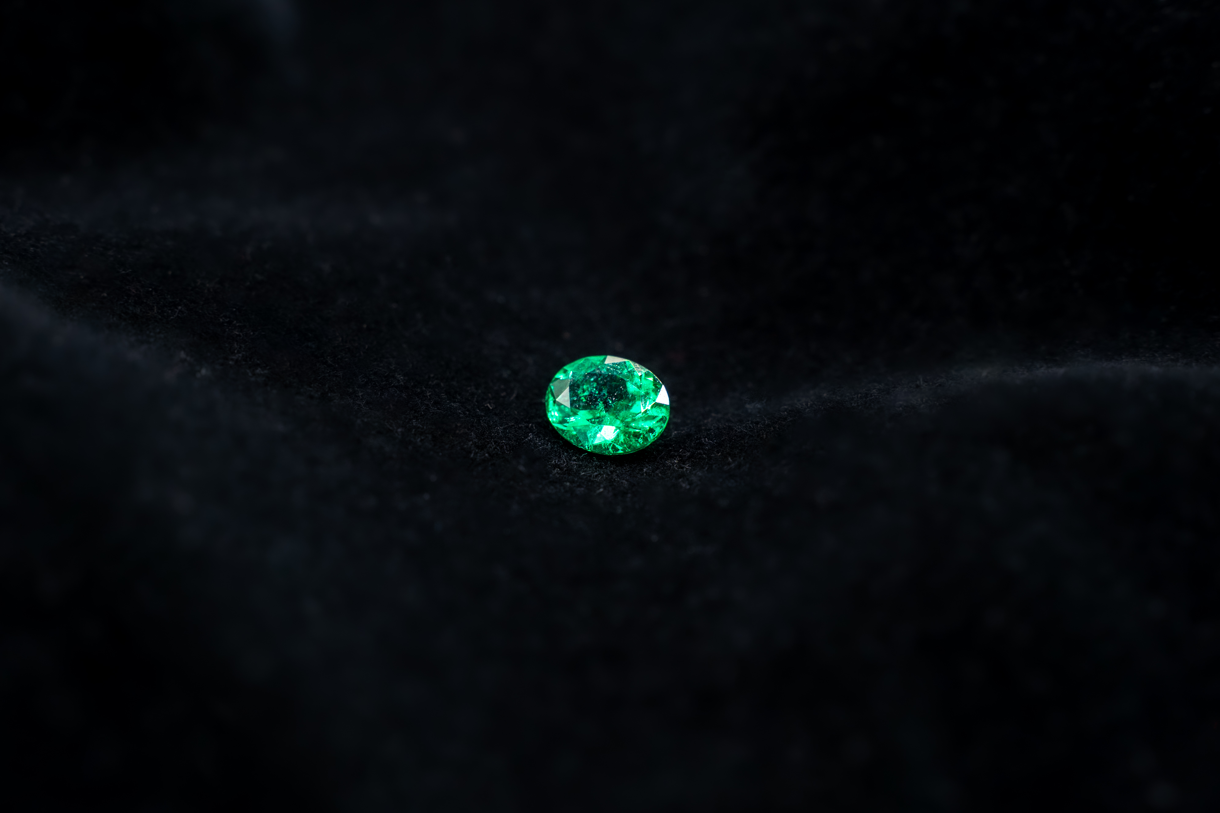 2.08 carat Muzo Emerald Colombia Minor Oil - Investment Grade Gemstone